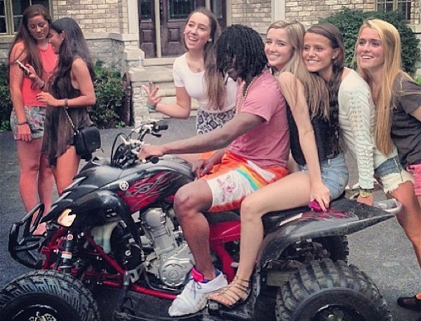 Selena gomez dating chief keef