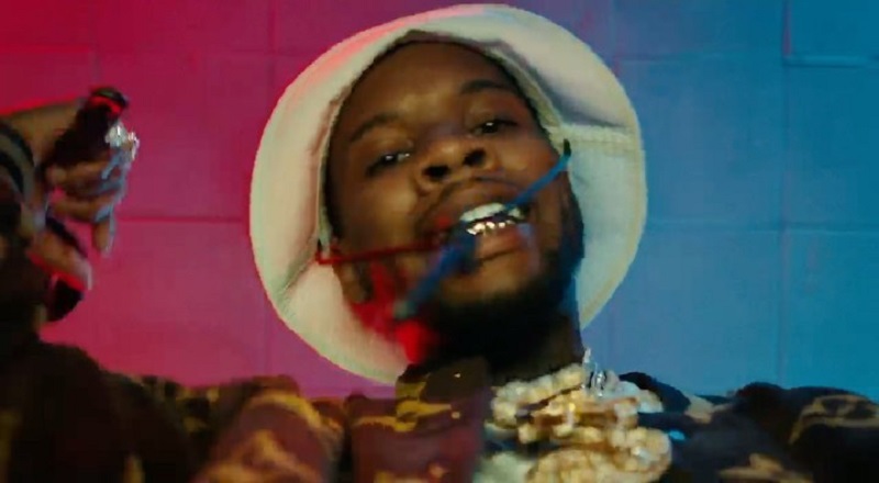 Tory Lanez, a while back, confessed to being the one who shot Megan Thee Stallion. At the time, the two were dating, and were going through a dispute. Now, Tory Lanez has been charged with felony assault, facing 22 years in prison, and fans on Twitter have a lot to say about this.