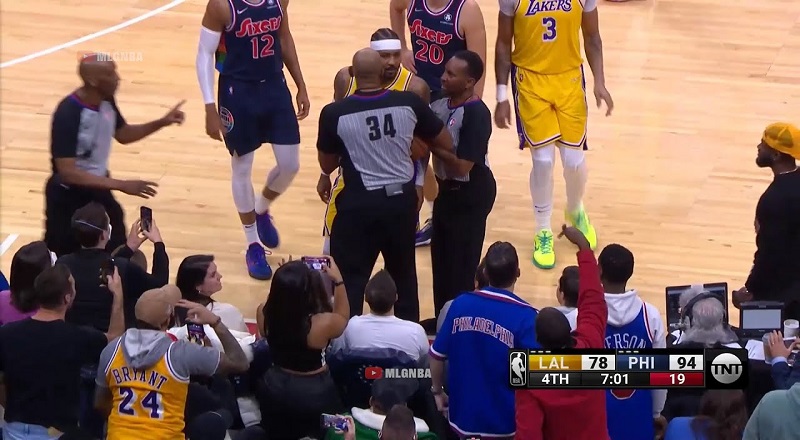 Carmelo Anthony argues with 76ers fans and gets them kicked out