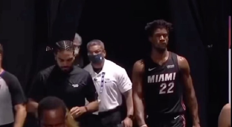 Jimmy Butler walks off after Heat get blown out by Nets